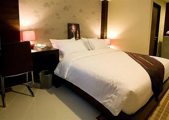 Ideal Pratunam Hotel 3*